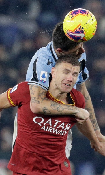 Poor goalkeeping contributes to 1-1 draw in Rome derby
